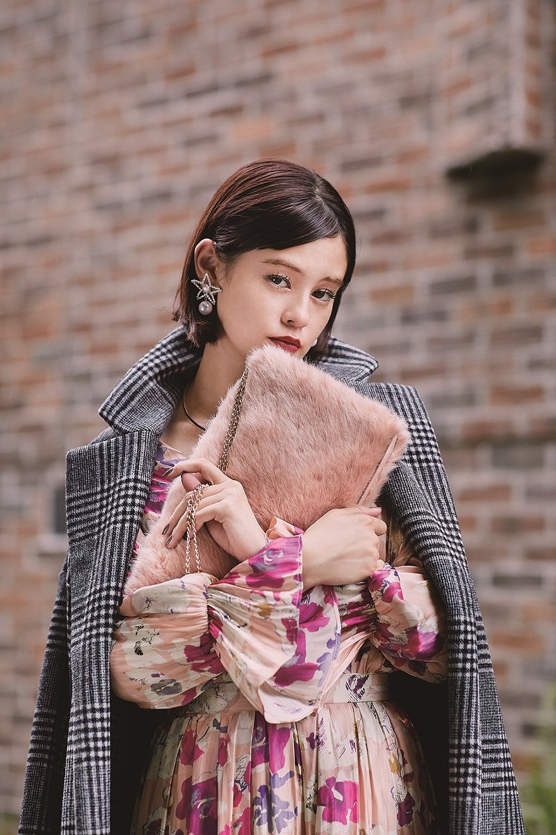 Japanese magazine gift Mercuryduo Pink Hairy bag – JapanHandbag