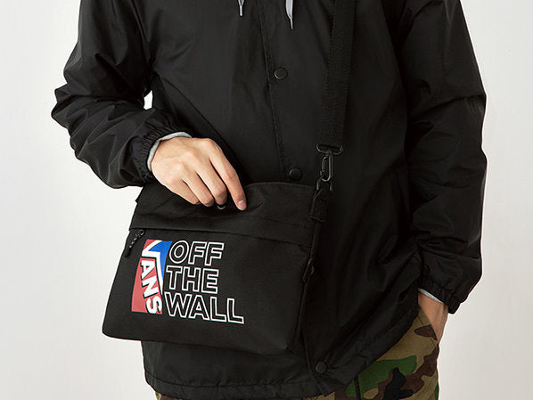 Japanese magazine gift Vans of the wall Black crossbody Bag with zip